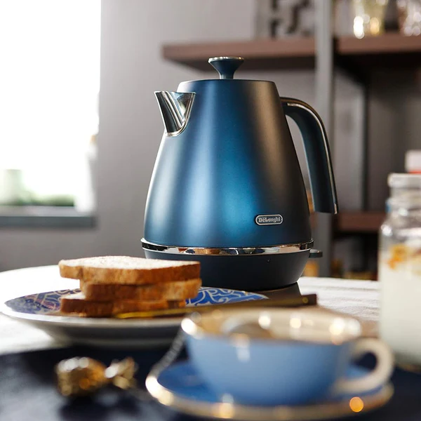 bouilloire électrique de 1,7L sans fil 2000W bleu Delonghi
