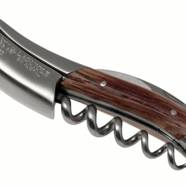 Laguiole en Aubrac couteau de sommelier bois de chêne infusé au vin