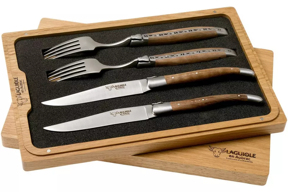 Laguiole en Aubrac CCF99NOIHL ménagère 4 pièces noyer