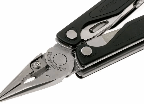 Outil multifonction Leatherman Charge Plus, étui en nylon