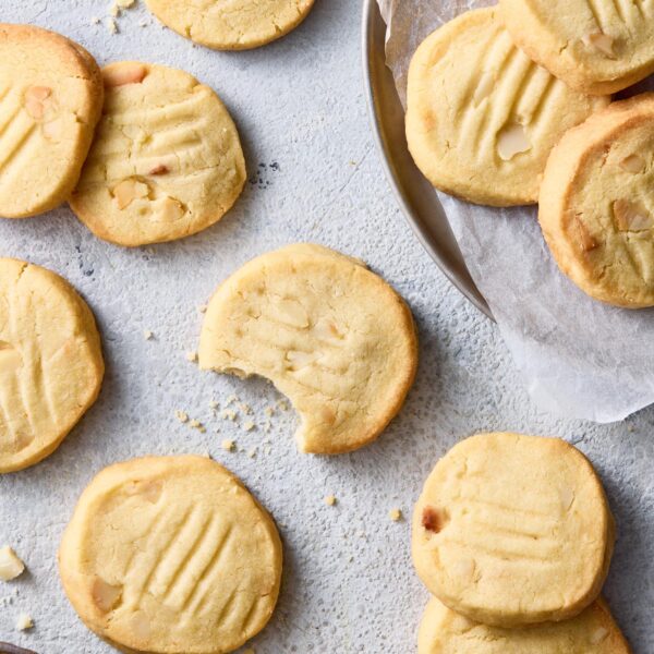 Macadamia Shortbread
