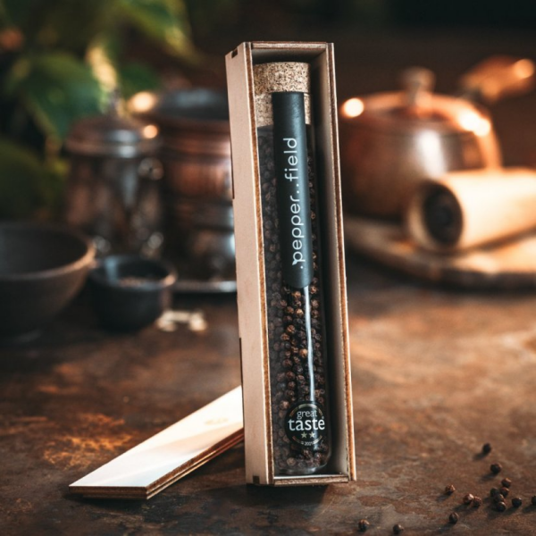 Poivre de Kampot rouge foncé - Grand tube à essai de 75g dans un coffret en bois