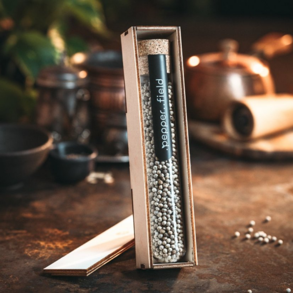 Poivre blanc de Kampot - grand tube à essai en verre de 75g dans un coffret en bois